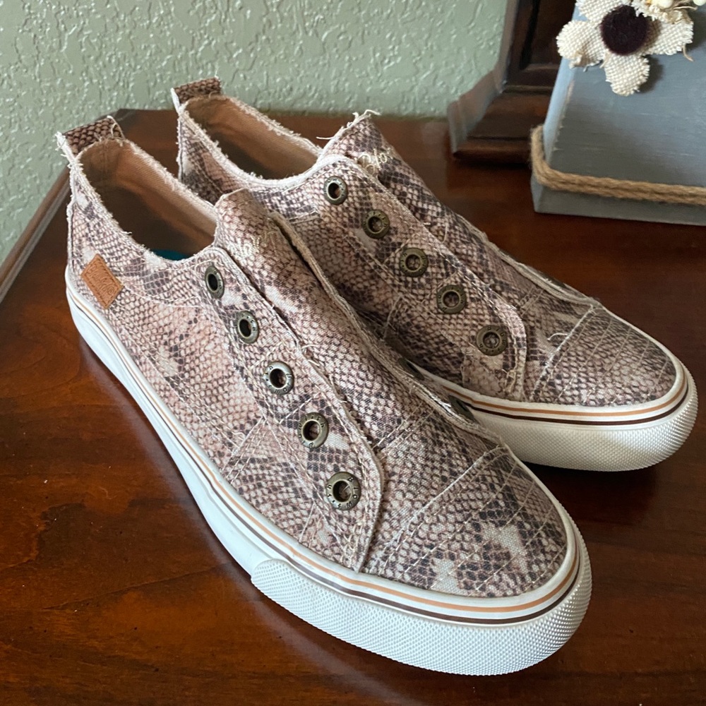 New Blowfish Fashion Sneakers 8.5